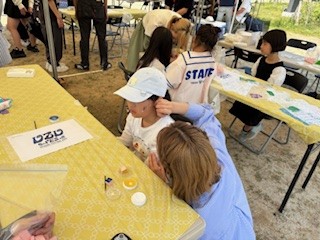夜市でフェイスペイント